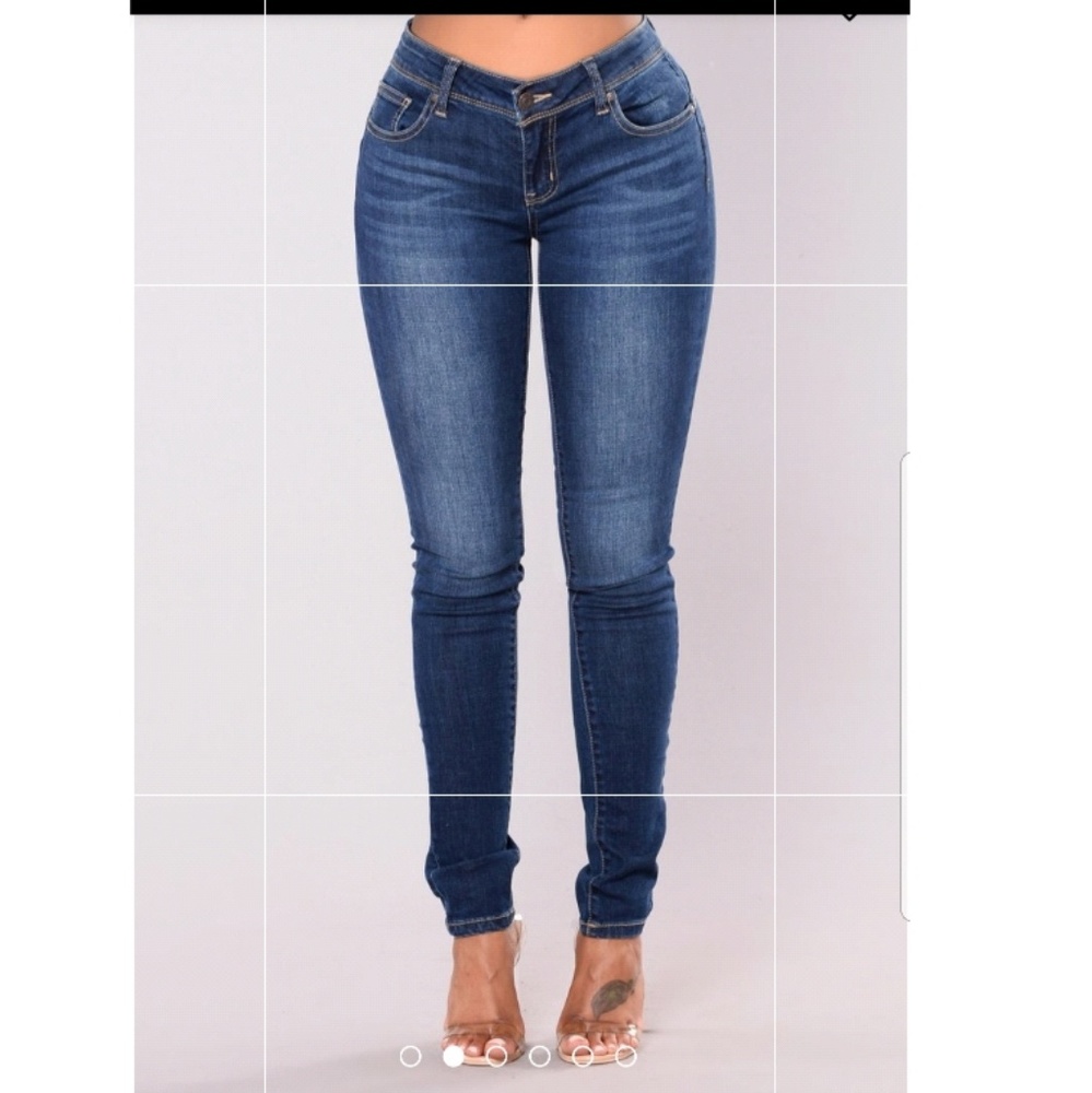 Fashion Nova Booty lifting dark denim jeans